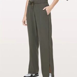 Lululemon On The Right Track Pants Green Size 10
